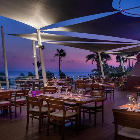 Aparthotel Amathus Residences *