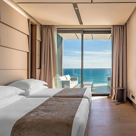 Aparthotel Amathus Residences *