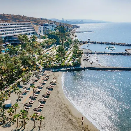 Aparthotel Amathus Residences *